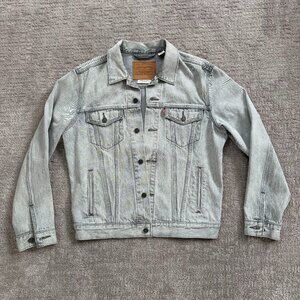 Levi’s Premium Light Gray Denim Jacket – Size Medium – Barely Worn